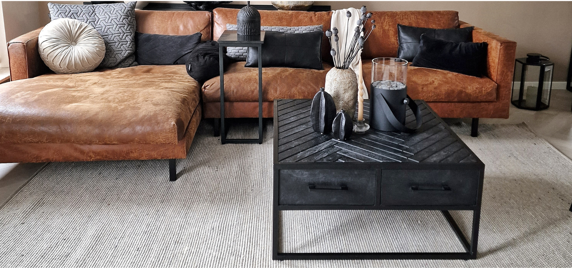 Kleur vloerkleed bij cognac bank