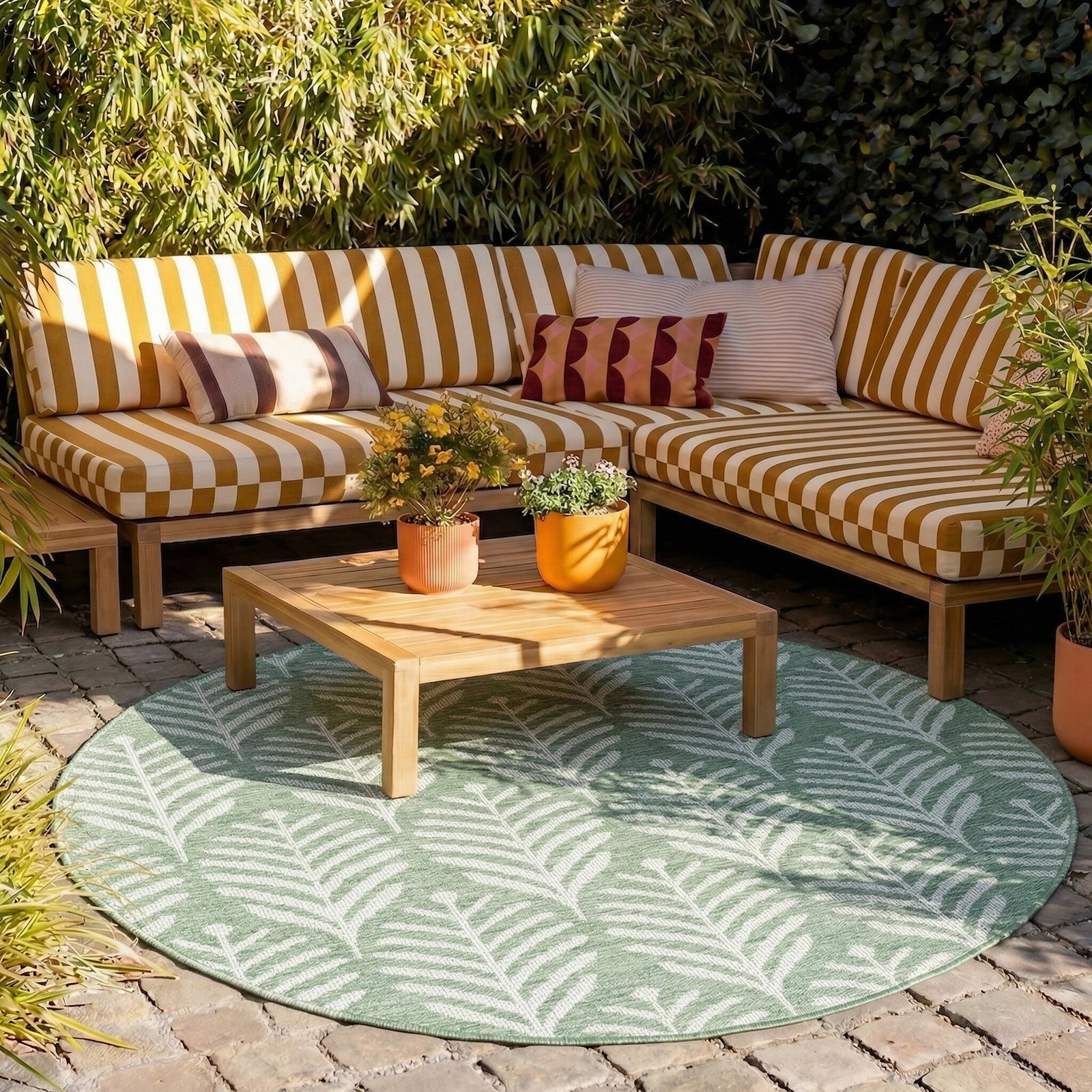 Round Outdoor Rug - Summer Leaves Green
