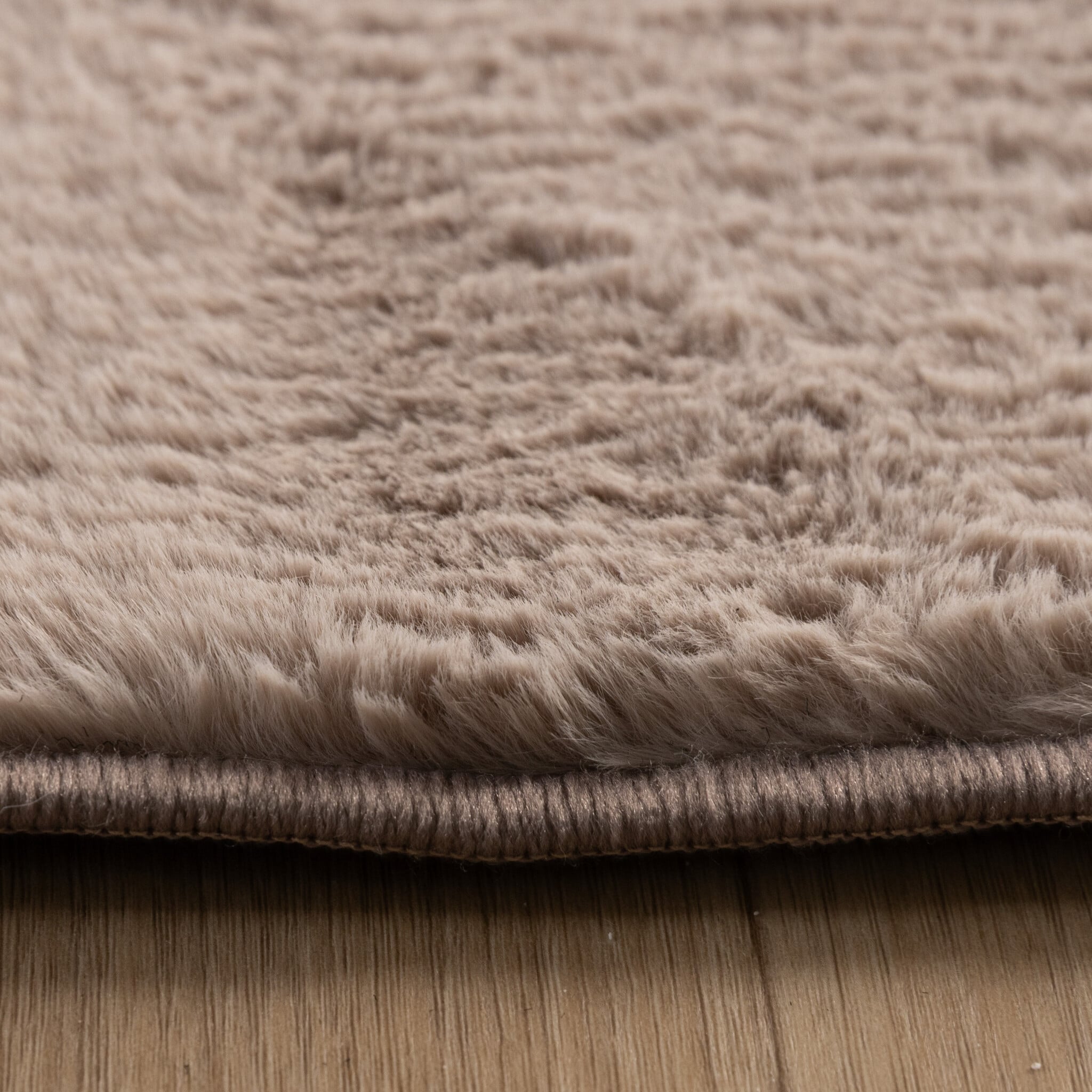 Soft Low-Pile Rug – Cozy Ripple Taupe